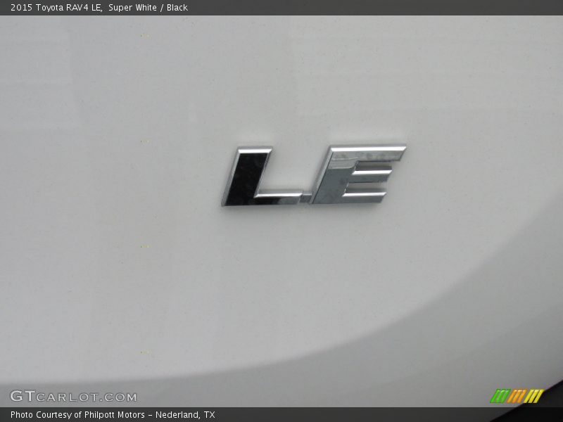 Super White / Black 2015 Toyota RAV4 LE