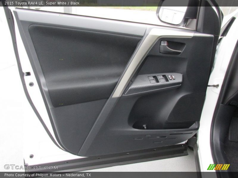 Super White / Black 2015 Toyota RAV4 LE