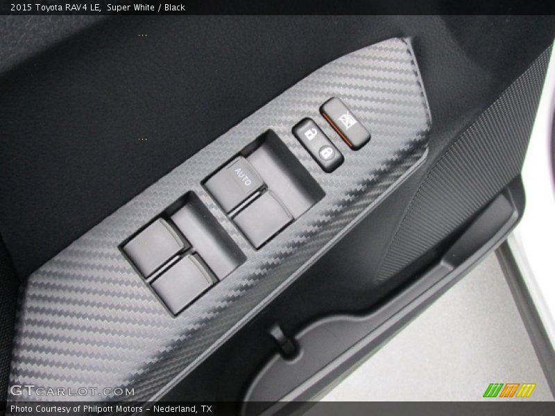 Super White / Black 2015 Toyota RAV4 LE