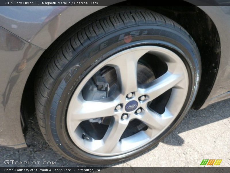 Magnetic Metallic / Charcoal Black 2015 Ford Fusion SE