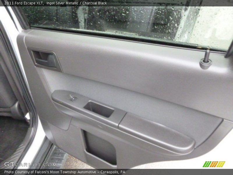 Ingot Silver Metallic / Charcoal Black 2011 Ford Escape XLT