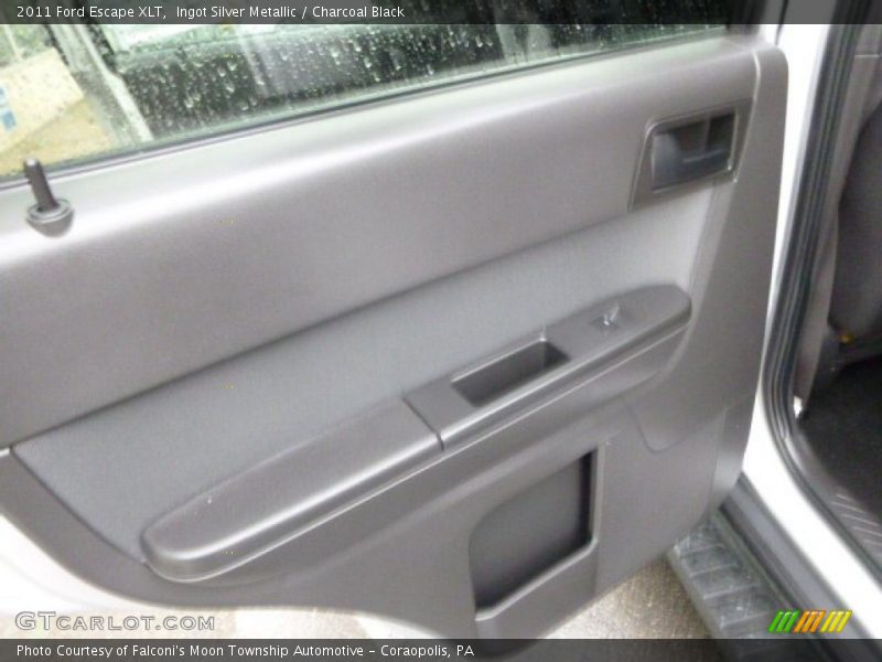 Ingot Silver Metallic / Charcoal Black 2011 Ford Escape XLT