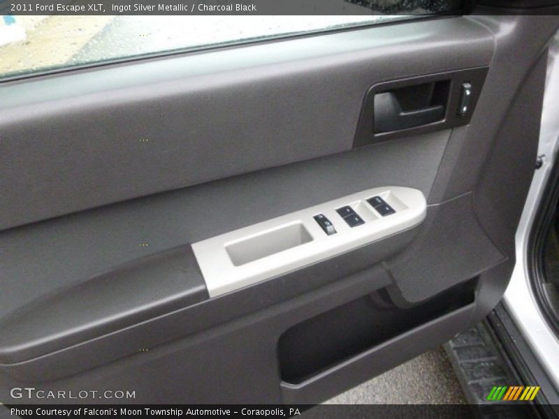 Ingot Silver Metallic / Charcoal Black 2011 Ford Escape XLT