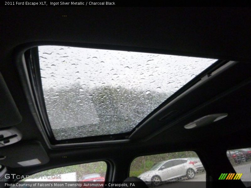 Ingot Silver Metallic / Charcoal Black 2011 Ford Escape XLT