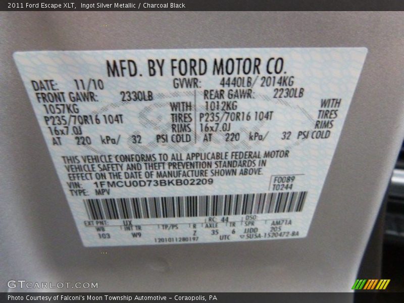 Ingot Silver Metallic / Charcoal Black 2011 Ford Escape XLT