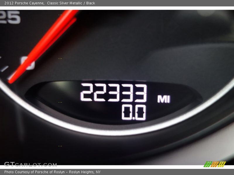 Classic Silver Metallic / Black 2012 Porsche Cayenne