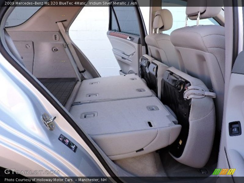 Iridium Silver Metallic / Ash 2009 Mercedes-Benz ML 320 BlueTec 4Matic