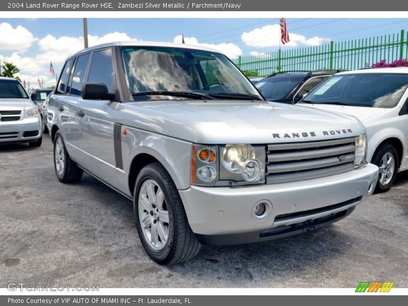 Front 3/4 View of 2004 Range Rover HSE