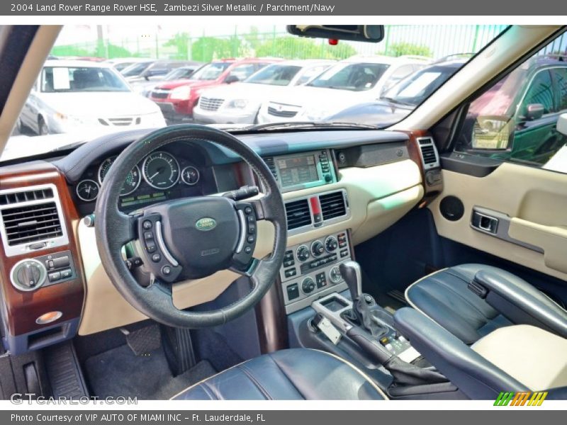  2004 Range Rover HSE Parchment/Navy Interior