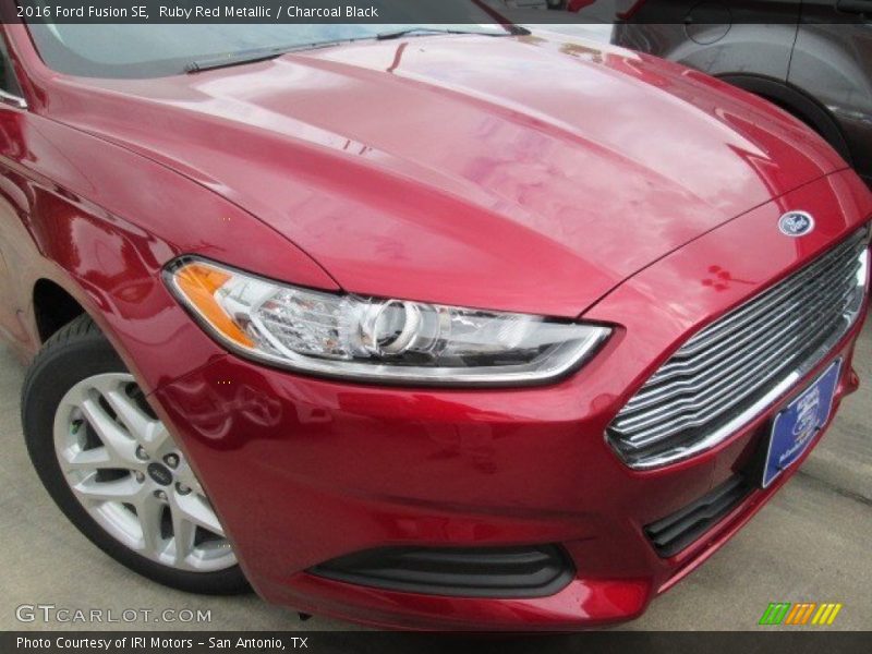 Ruby Red Metallic / Charcoal Black 2016 Ford Fusion SE