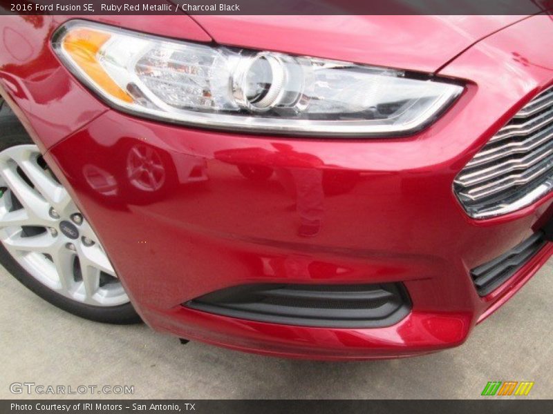 Ruby Red Metallic / Charcoal Black 2016 Ford Fusion SE