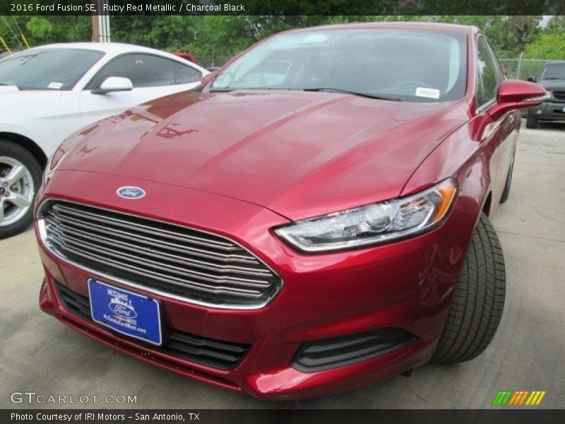 Ruby Red Metallic / Charcoal Black 2016 Ford Fusion SE