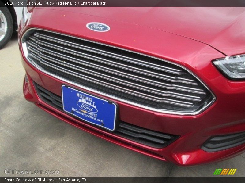 Ruby Red Metallic / Charcoal Black 2016 Ford Fusion SE