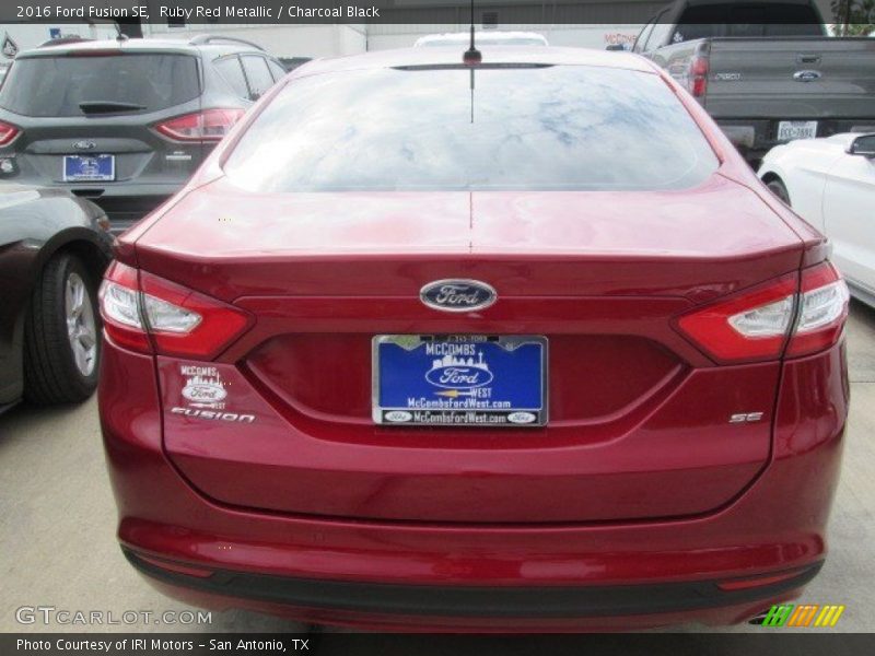 Ruby Red Metallic / Charcoal Black 2016 Ford Fusion SE