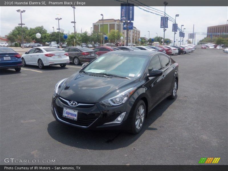 Phantom Black / Beige 2016 Hyundai Elantra SE