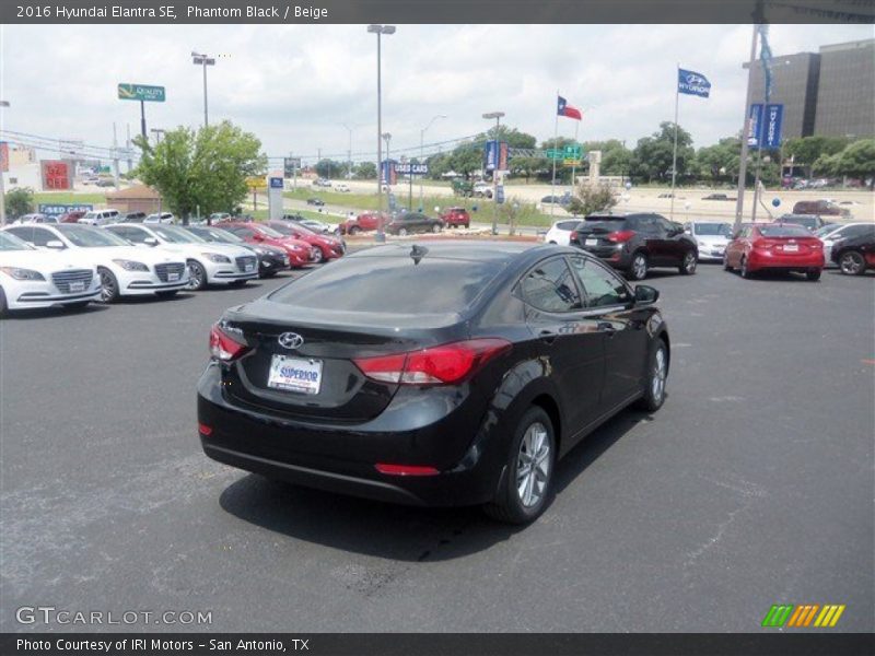 Phantom Black / Beige 2016 Hyundai Elantra SE