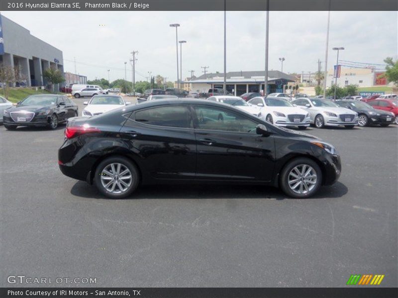 Phantom Black / Beige 2016 Hyundai Elantra SE