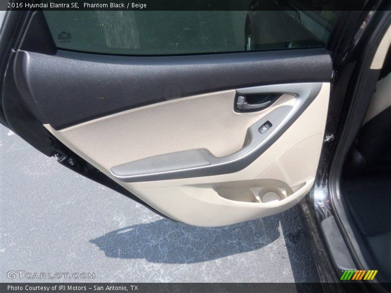 Phantom Black / Beige 2016 Hyundai Elantra SE