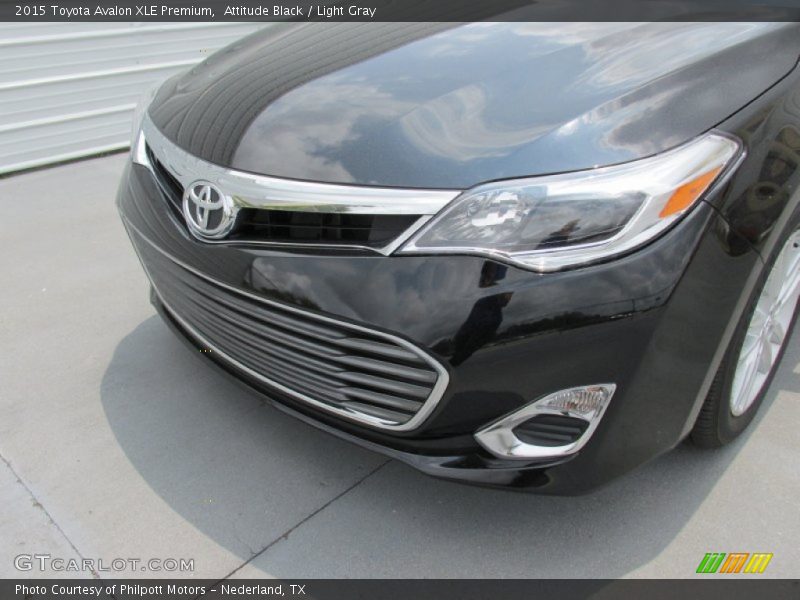 Attitude Black / Light Gray 2015 Toyota Avalon XLE Premium