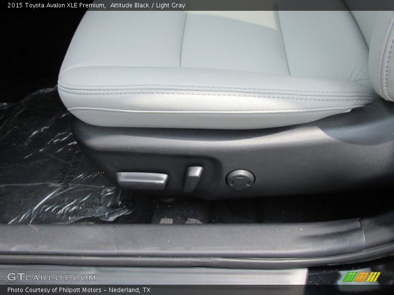 Attitude Black / Light Gray 2015 Toyota Avalon XLE Premium