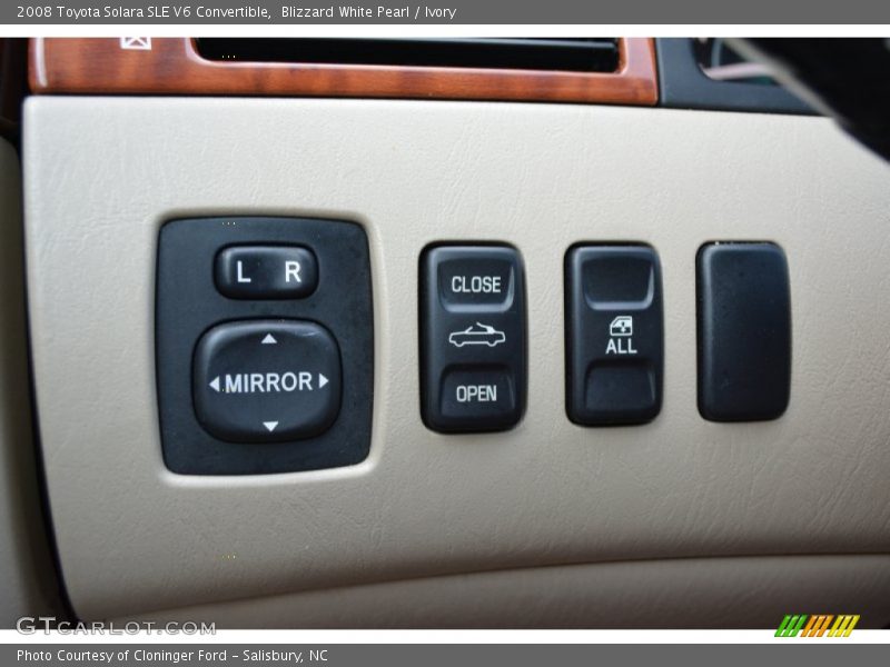 Blizzard White Pearl / Ivory 2008 Toyota Solara SLE V6 Convertible