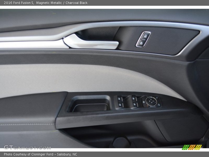 Door Panel of 2016 Fusion S