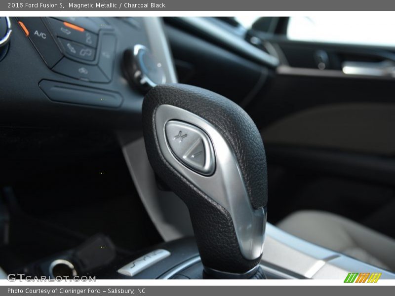 Magnetic Metallic / Charcoal Black 2016 Ford Fusion S