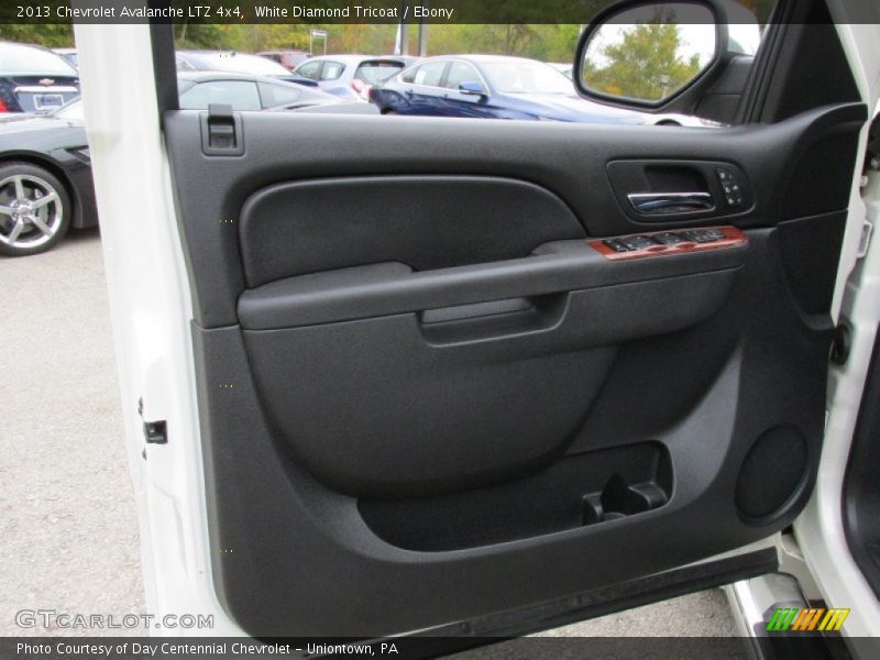 White Diamond Tricoat / Ebony 2013 Chevrolet Avalanche LTZ 4x4