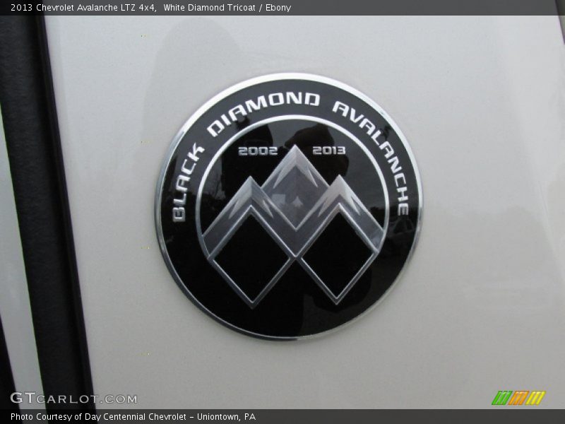 White Diamond Tricoat / Ebony 2013 Chevrolet Avalanche LTZ 4x4