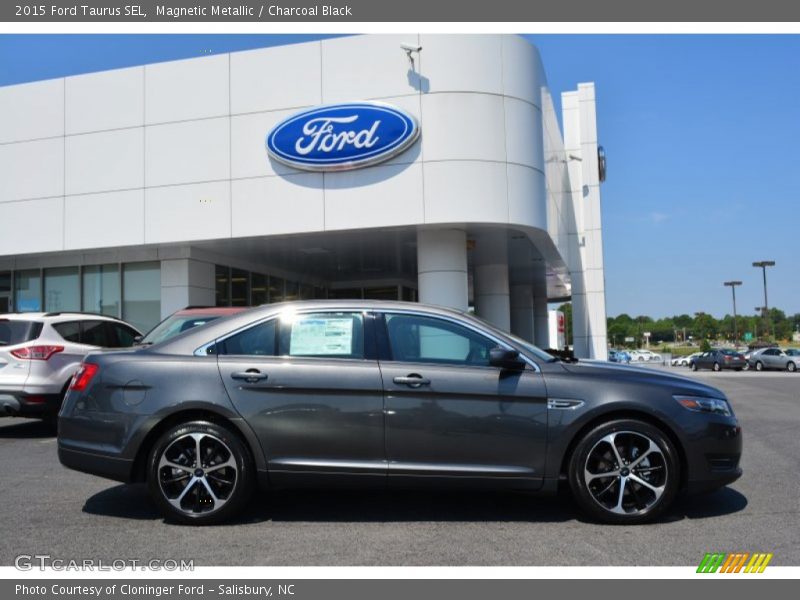 Magnetic Metallic / Charcoal Black 2015 Ford Taurus SEL