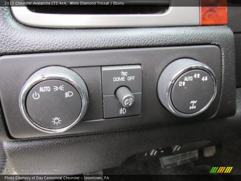 White Diamond Tricoat / Ebony 2013 Chevrolet Avalanche LTZ 4x4