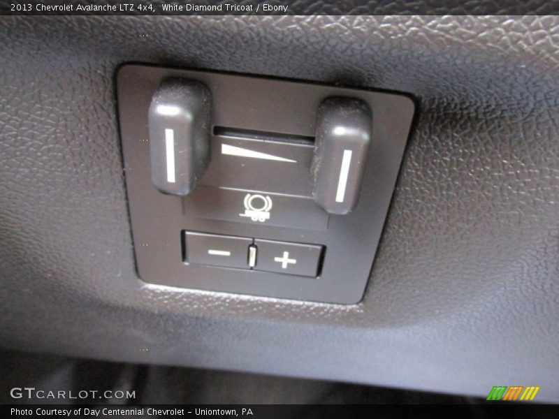 White Diamond Tricoat / Ebony 2013 Chevrolet Avalanche LTZ 4x4