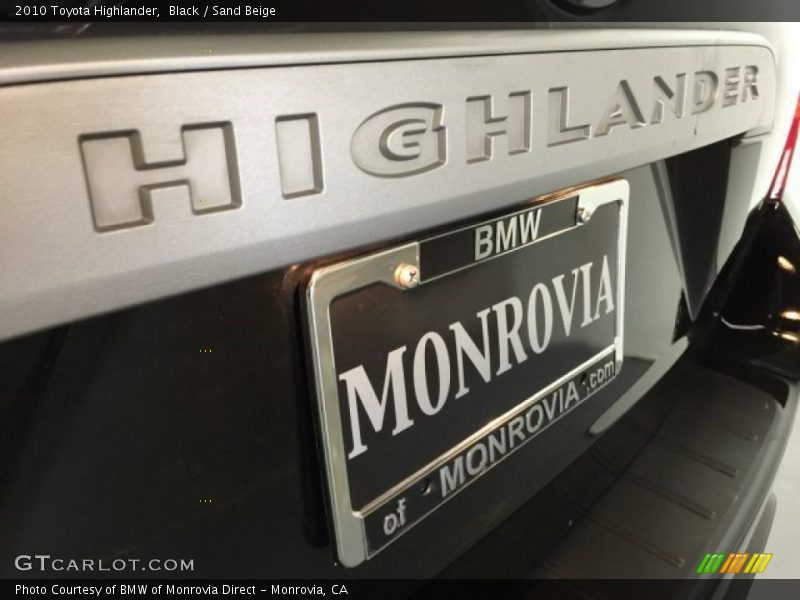 Black / Sand Beige 2010 Toyota Highlander