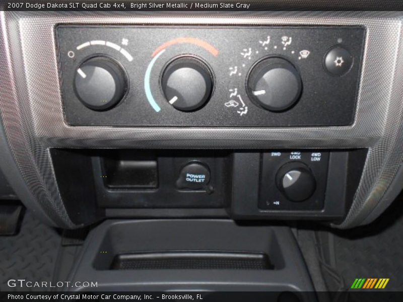 Bright Silver Metallic / Medium Slate Gray 2007 Dodge Dakota SLT Quad Cab 4x4