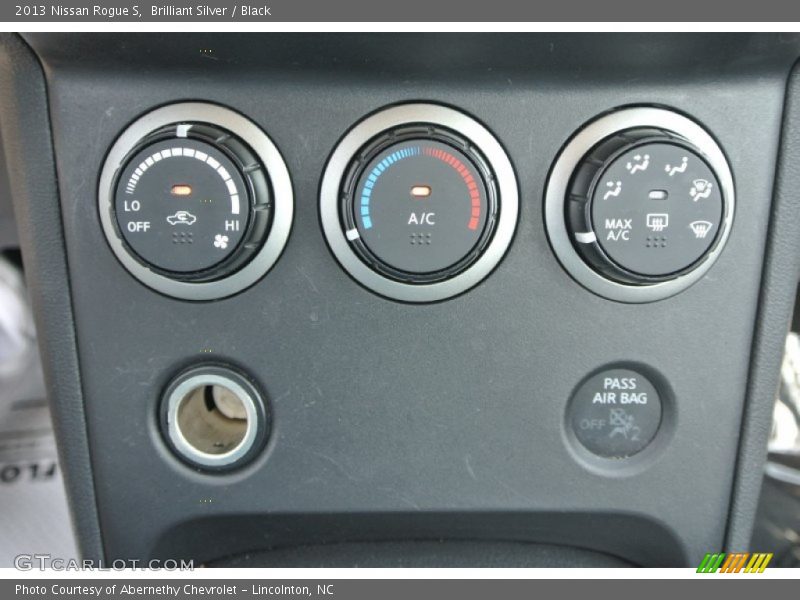 Brilliant Silver / Black 2013 Nissan Rogue S