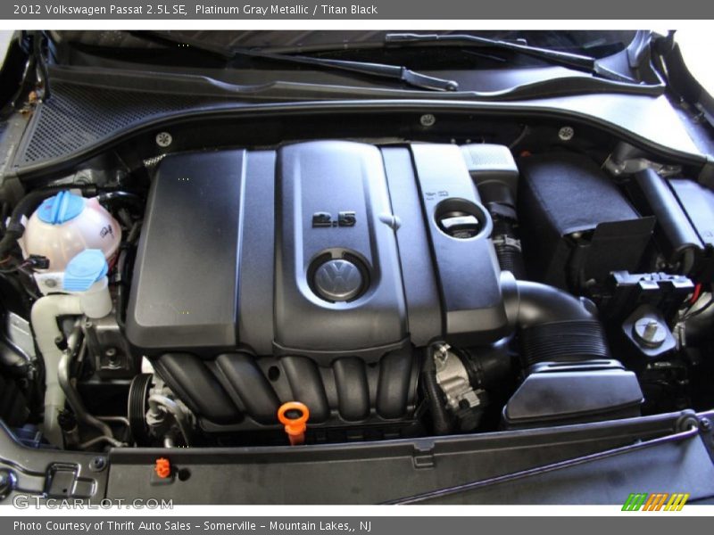 Platinum Gray Metallic / Titan Black 2012 Volkswagen Passat 2.5L SE