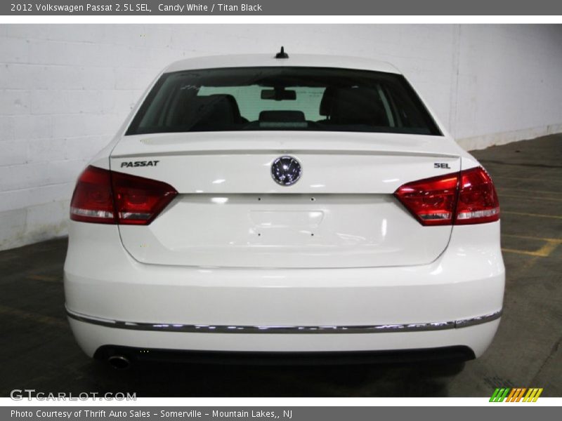 Candy White / Titan Black 2012 Volkswagen Passat 2.5L SEL