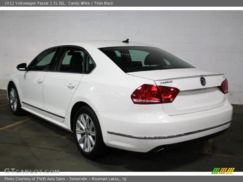 Candy White / Titan Black 2012 Volkswagen Passat 2.5L SEL