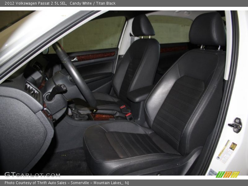 Candy White / Titan Black 2012 Volkswagen Passat 2.5L SEL