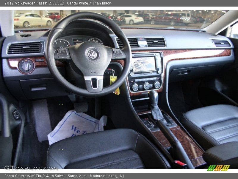 Candy White / Titan Black 2012 Volkswagen Passat 2.5L SEL