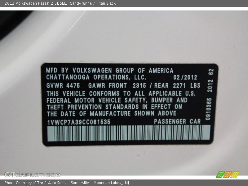 Candy White / Titan Black 2012 Volkswagen Passat 2.5L SEL