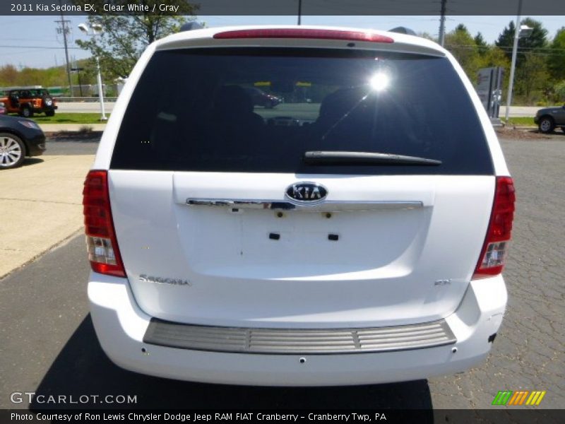 Clear White / Gray 2011 Kia Sedona EX