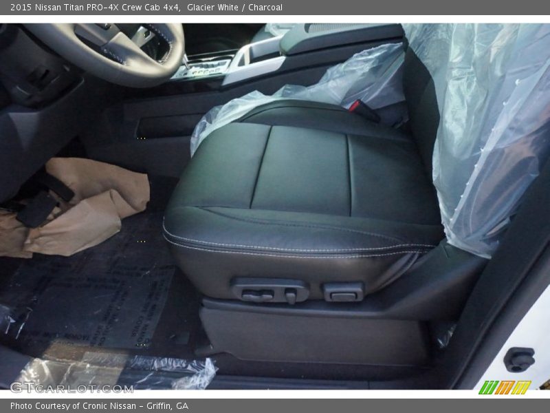 Glacier White / Charcoal 2015 Nissan Titan PRO-4X Crew Cab 4x4