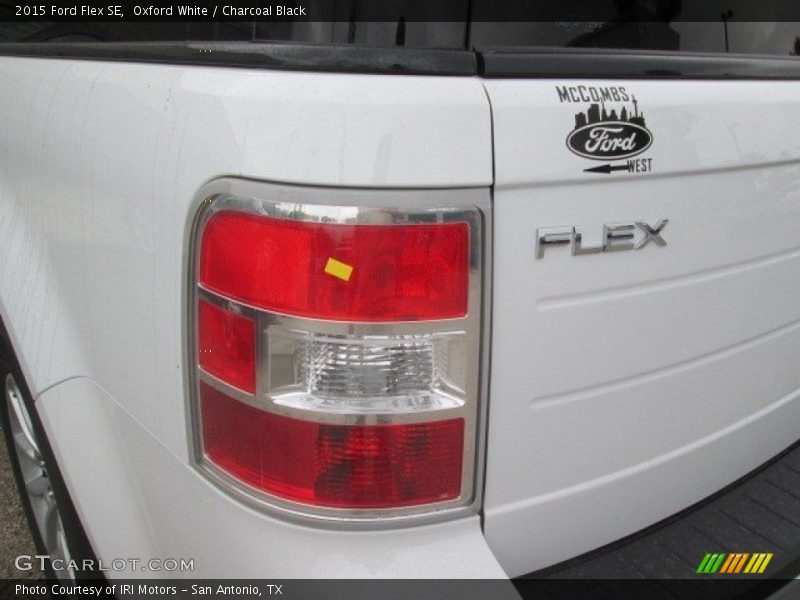 Oxford White / Charcoal Black 2015 Ford Flex SE