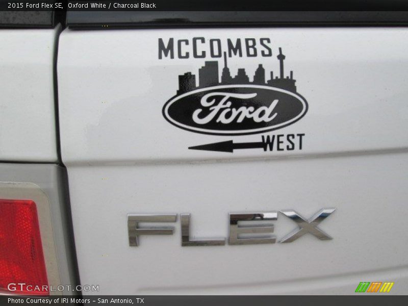 Oxford White / Charcoal Black 2015 Ford Flex SE
