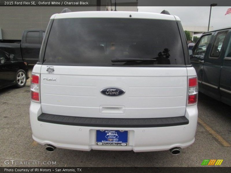 Oxford White / Charcoal Black 2015 Ford Flex SE