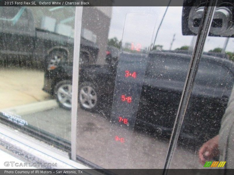 Oxford White / Charcoal Black 2015 Ford Flex SE