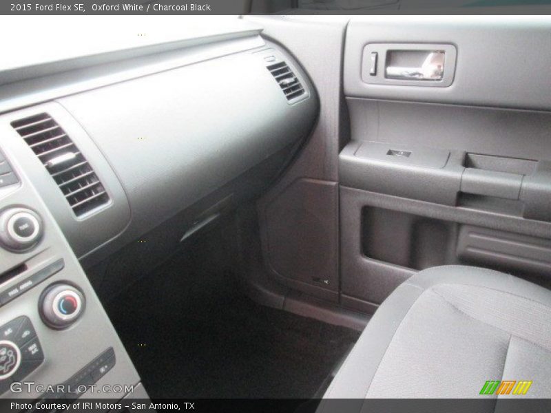 Oxford White / Charcoal Black 2015 Ford Flex SE