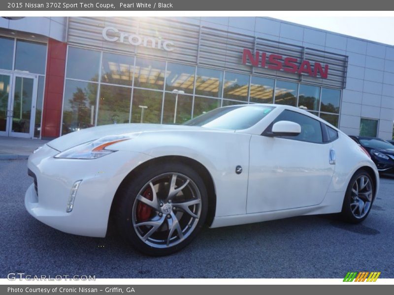 Pearl White / Black 2015 Nissan 370Z Sport Tech Coupe