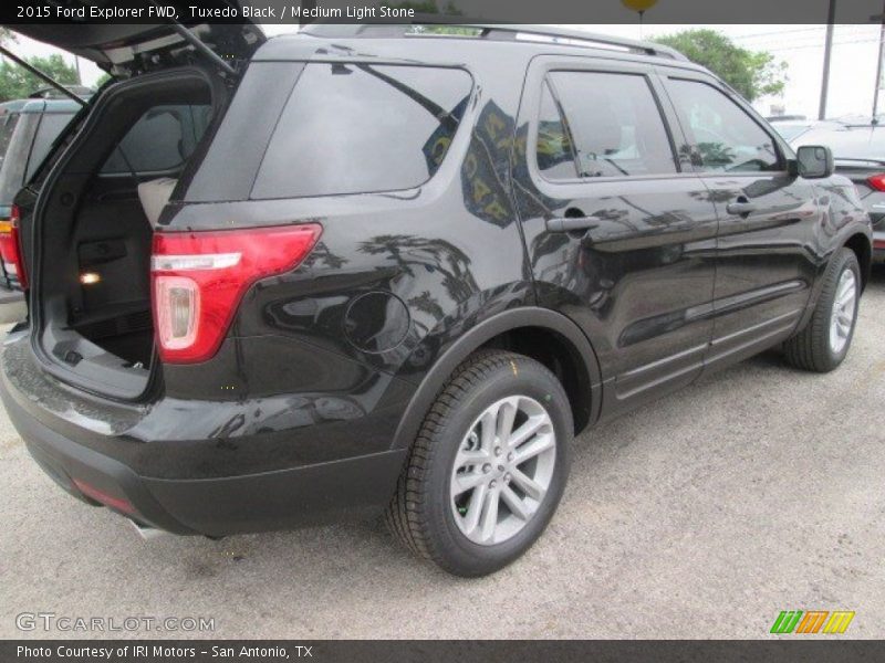 Tuxedo Black / Medium Light Stone 2015 Ford Explorer FWD